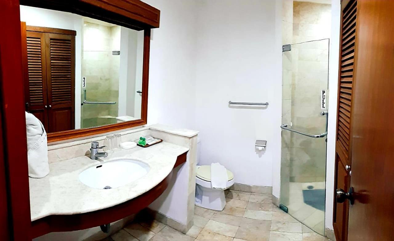 Grand Whiz Hotel Бромо Екстериор снимка