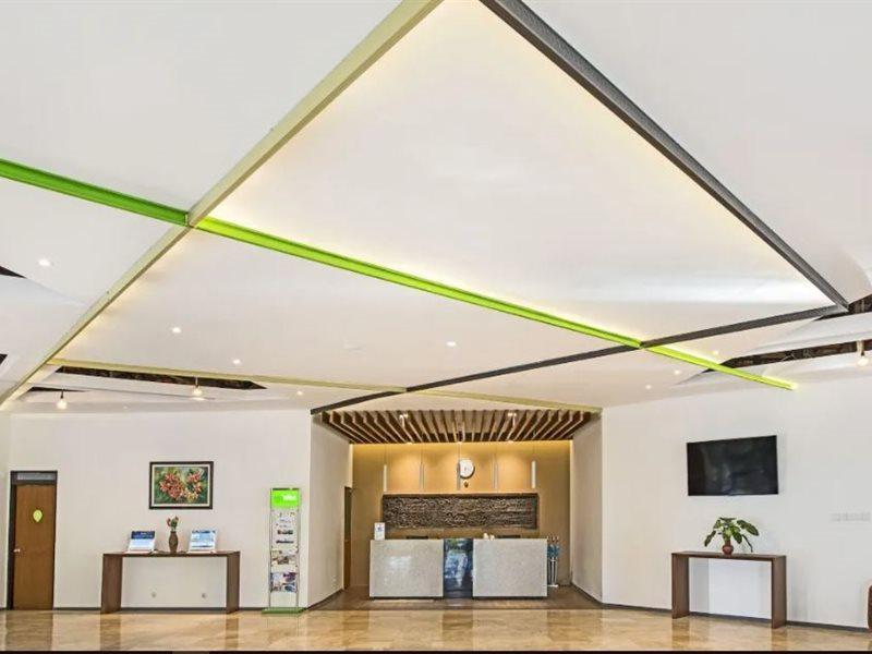 Grand Whiz Hotel Бромо Екстериор снимка