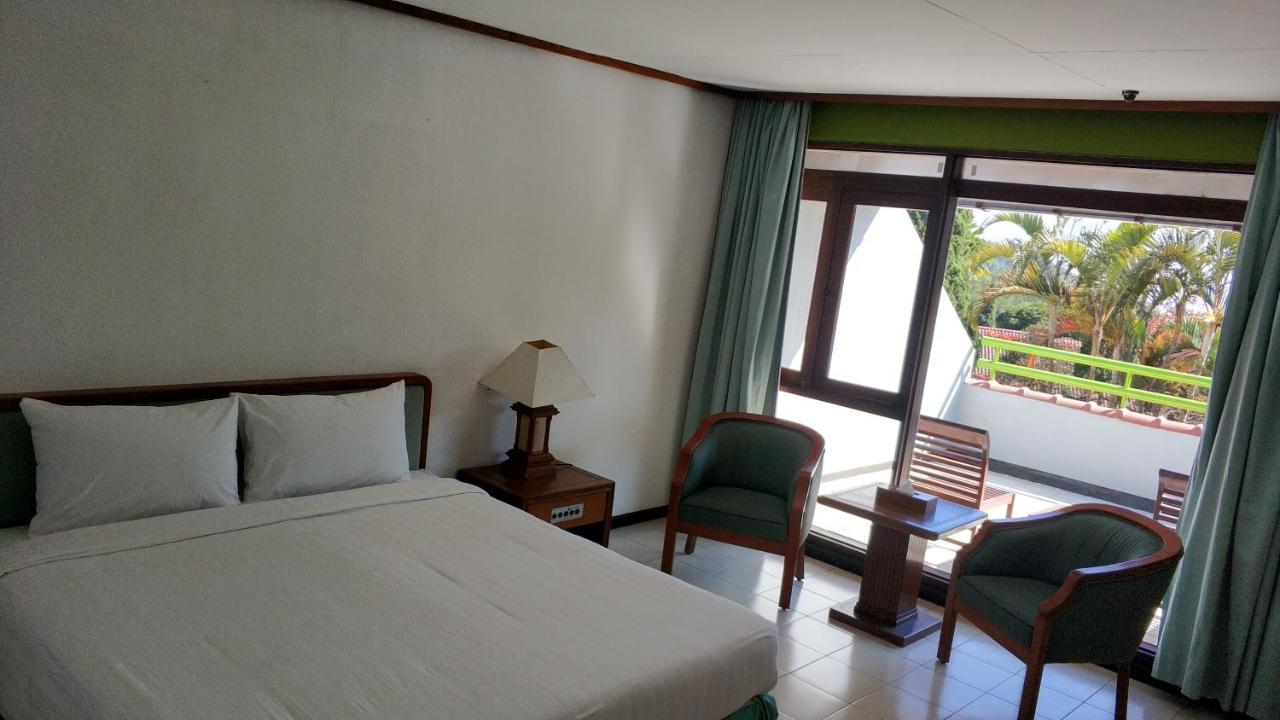 Grand Whiz Hotel Бромо Екстериор снимка